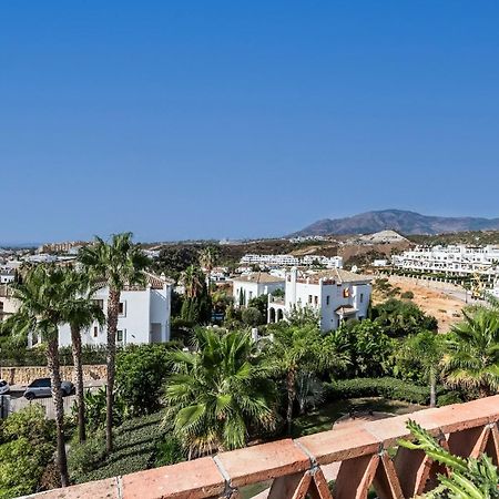 Prachtig Penthouse Met Jacuzzi Apartment Estepona Exterior photo