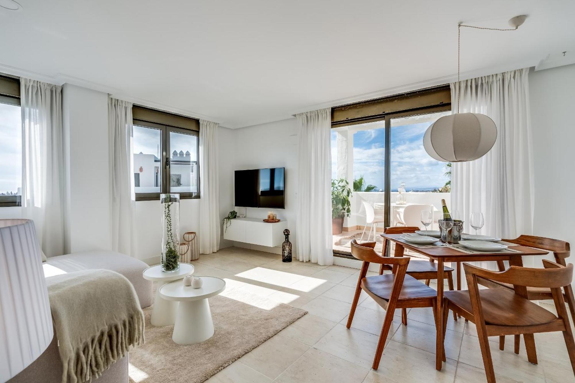 Prachtig Penthouse Met Jacuzzi Apartment Estepona Exterior photo