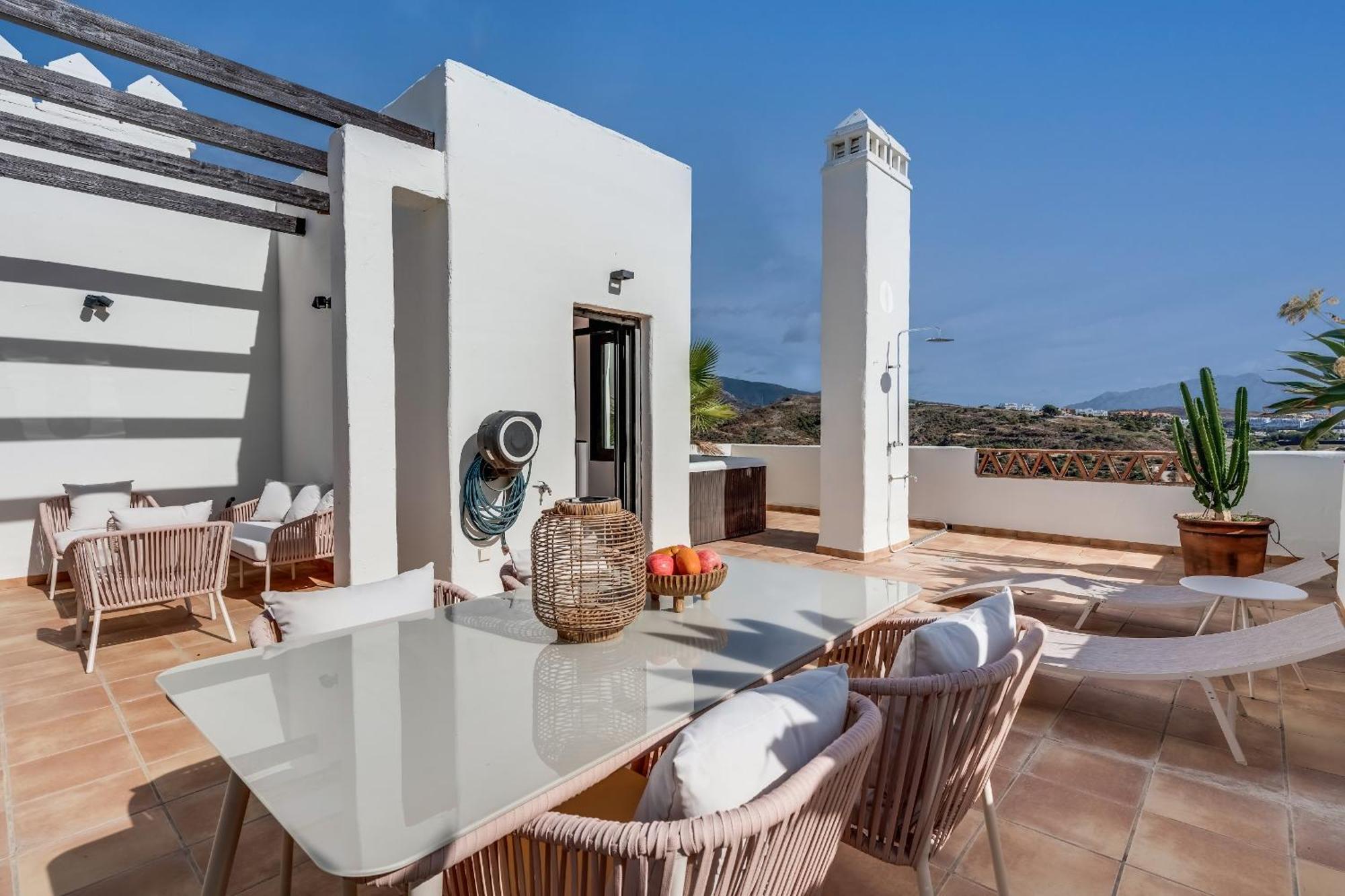 Prachtig Penthouse Met Jacuzzi Apartment Estepona Exterior photo